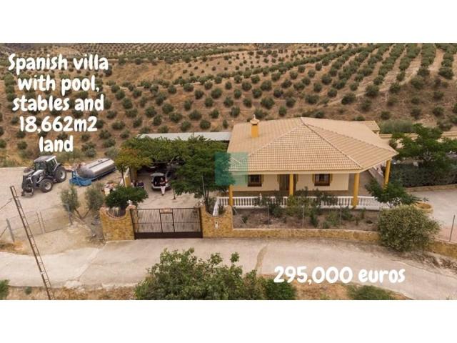 Chalet en venta en Priego de Córdoba photo 0