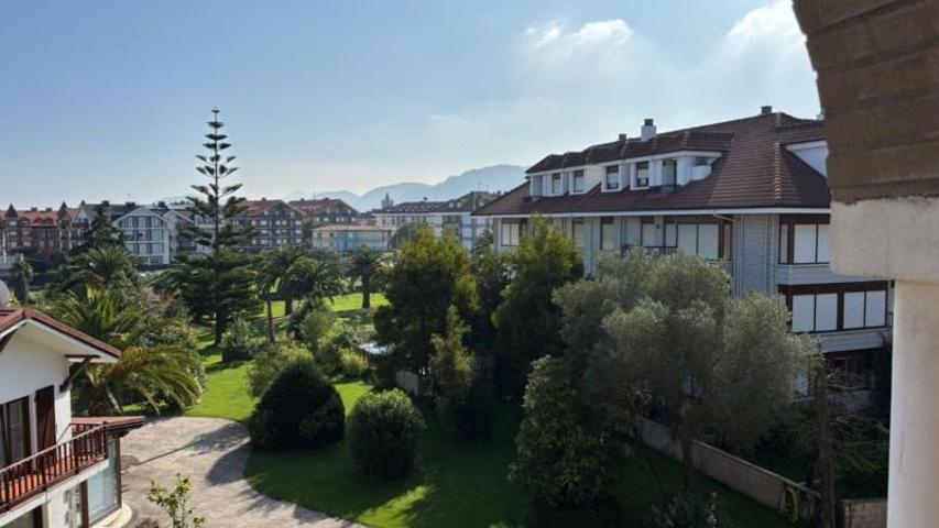 Piso en venta en Noja, Playa Trengandin photo 0