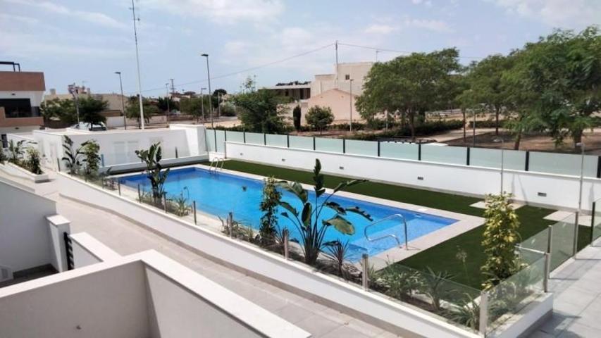 Bungalow en venta en Pilar de la Horadada, PILAR DE LA HORADADA photo 0