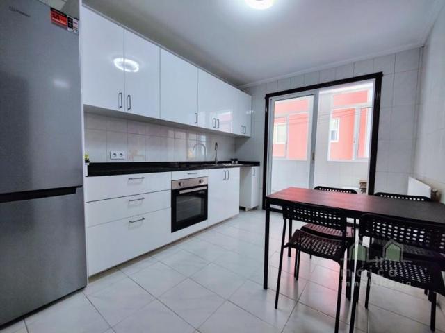 Piso en venta en Vigo, Fragoso photo 0