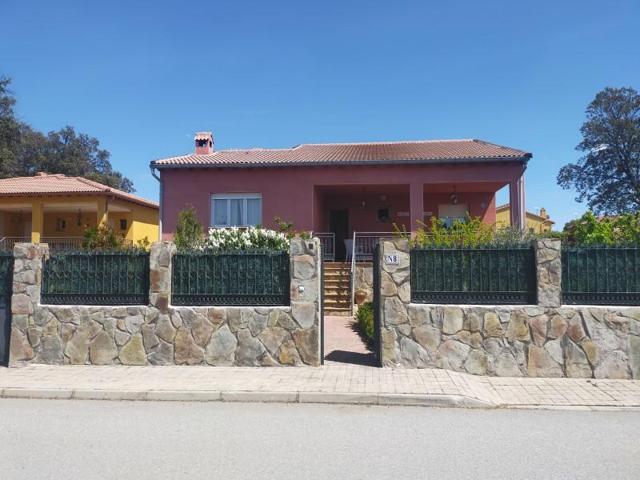 Chalet en venta en Maello photo 0