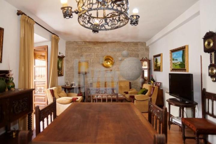 Casa en venta en Baeza, Centro photo 0