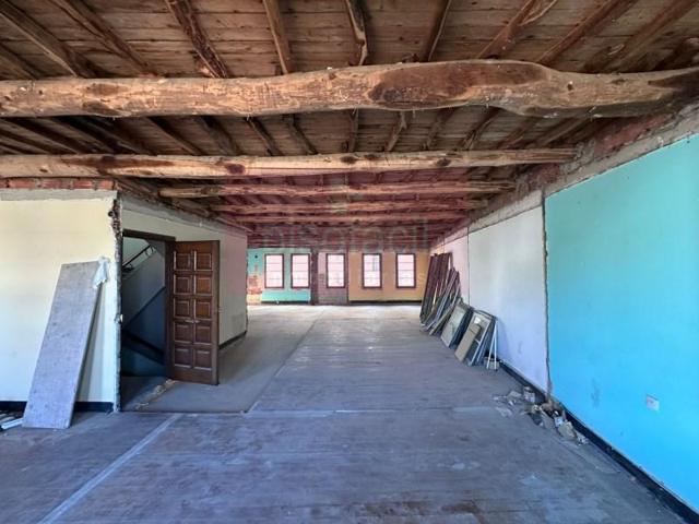 Edificio en venta en Lugo photo 0