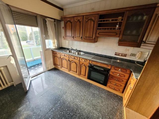 Edificio en venta en Avilés, Jardín de Cantos photo 0