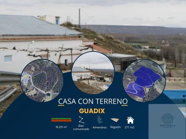 Casa con terreno en venta en Guadix photo 0