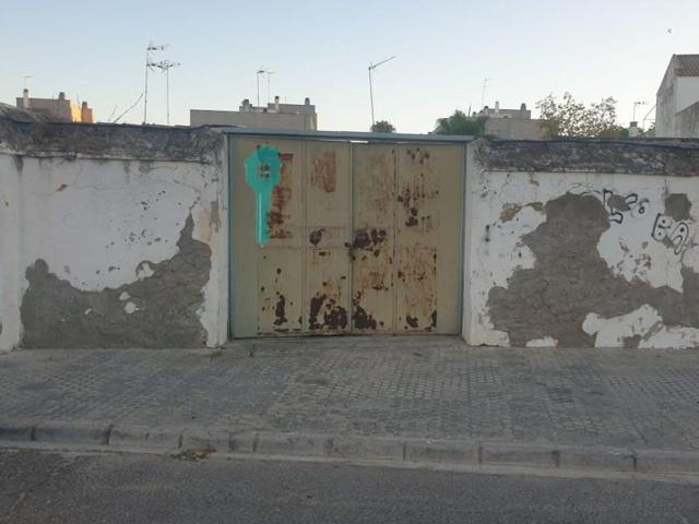 Casa en venta en Utrera photo 0