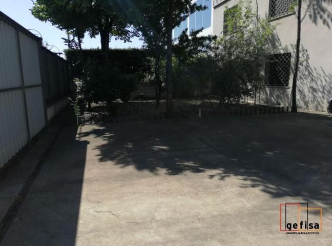 Nave industrial en venta en Valdepeñas, Poligono Avd. las Tinajas photo 0