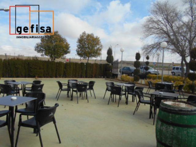 Local comercial en venta en Valdepeñas, Carretera Infantes photo 0