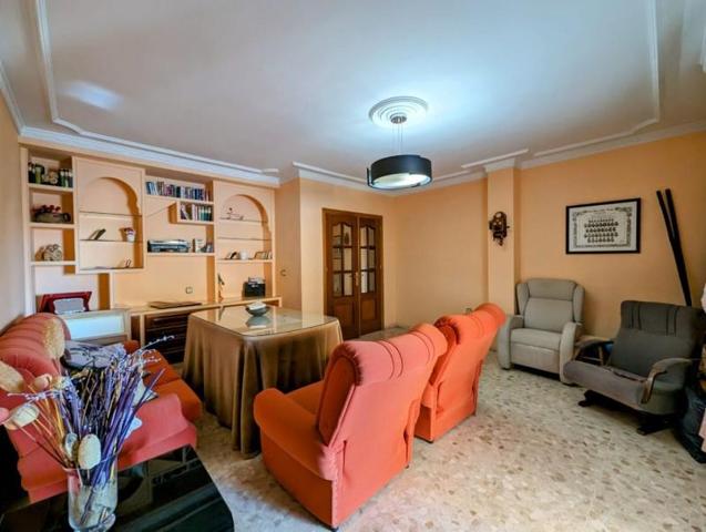 Casa en venta en Loja, Avda. Andalucia photo 0