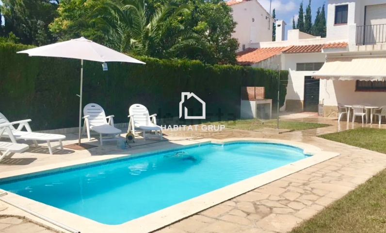 Adosada en venta en L'Ametlla de Mar photo 0