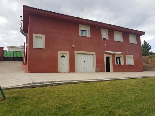 Chalet en venta en Valencia de Don Juan, Valencia De Don Juan photo 0