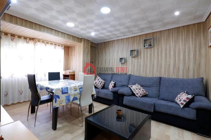 Apartamento en venta en Valencia, El Cabanyal-El Canyamelar photo 0
