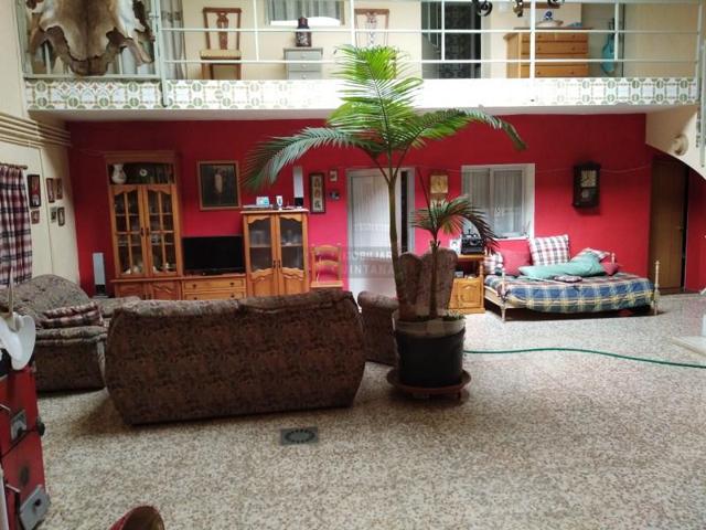 Casa en venta en Quintanar de la Orden photo 0