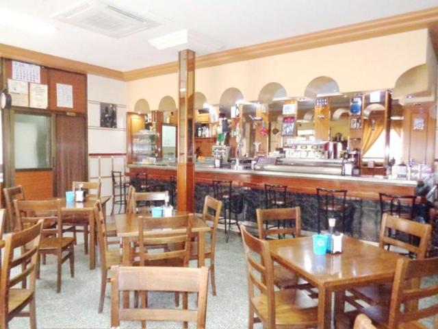 Local comercial en venta en Valdepeñas, Centro photo 0