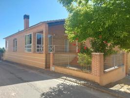 Chalet en venta en Santiuste de San Juan Bautista photo 0