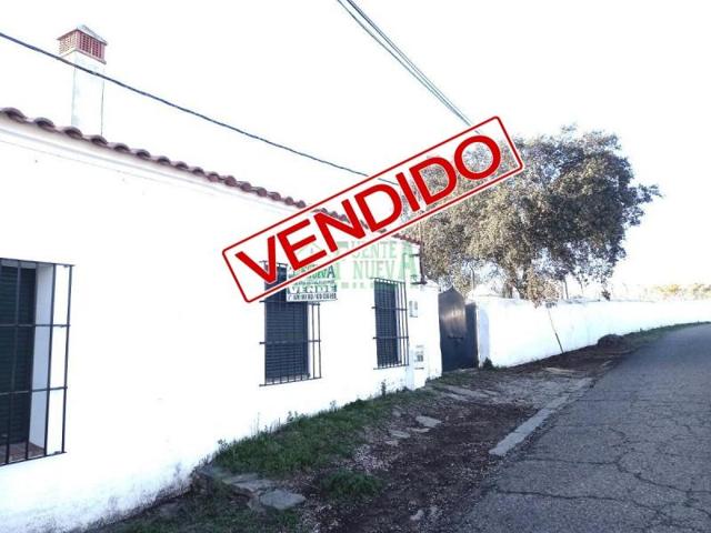 Chalet en venta en Fregenal de la Sierra, Fregenal De La Sierra photo 0