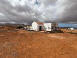 Casas de pueblo en venta en Betancuría, Ampuyenta photo 0