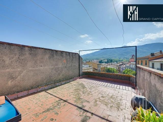 Casa en venta en Anglès photo 0