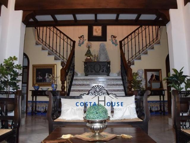 Casa en venta en Hinojos photo 0