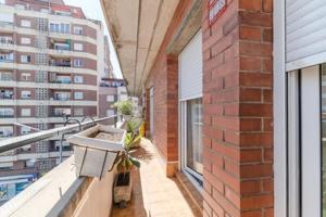 Piso en venta en Salt, Centre photo 0