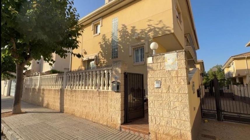 Bungalow en venta en Elda, Club de Campo photo 0