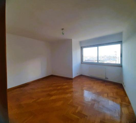 Piso en venta en Vigo, Barrio del Cura photo 0