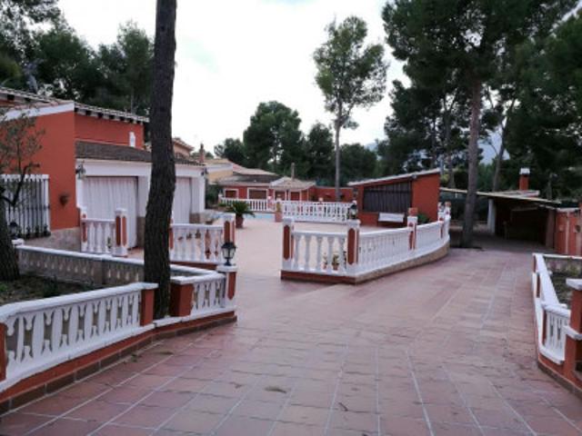 Chalet en venta en Tibi, Tibi photo 0