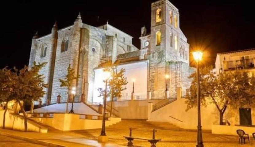 Casa en venta en Cazalla de la Sierra photo 0