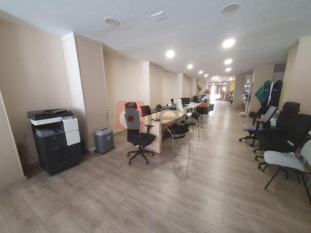 Local comercial en venta en Cuenca, Centro photo 0