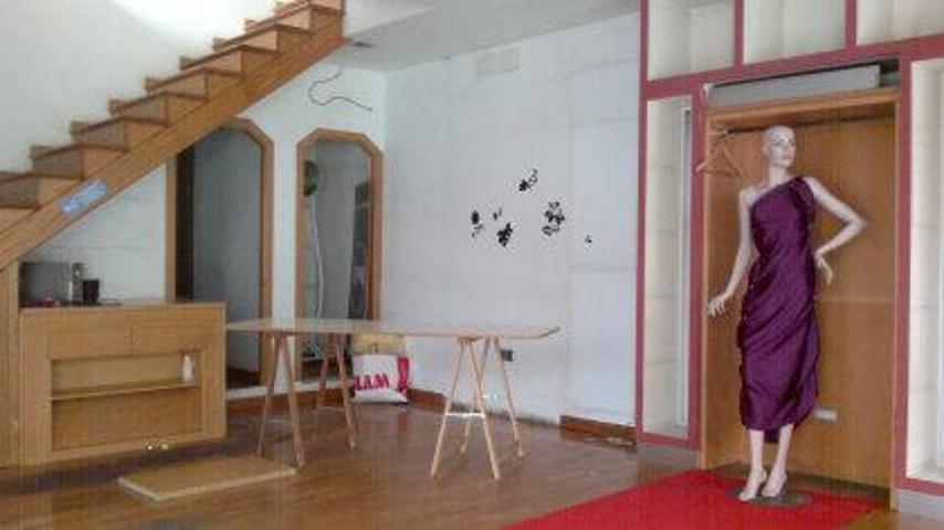 Local comercial en venta en Ferrol, Centro photo 0