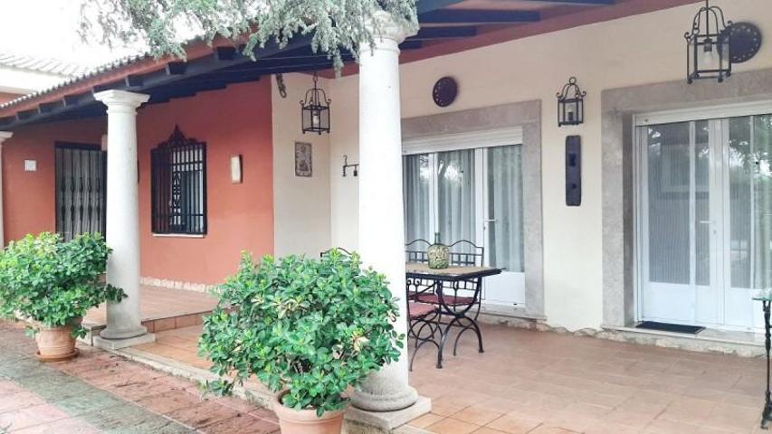 Chalet en venta en Valdepeñas, Subcentro photo 0