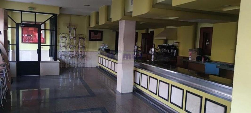 Local comercial en venta en Almendralejo, Almendralejo photo 0