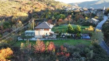 Chalet en venta en Molinaseca, El Acebo photo 0