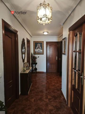 Casa en venta en Martos, Nuevo Martos photo 0