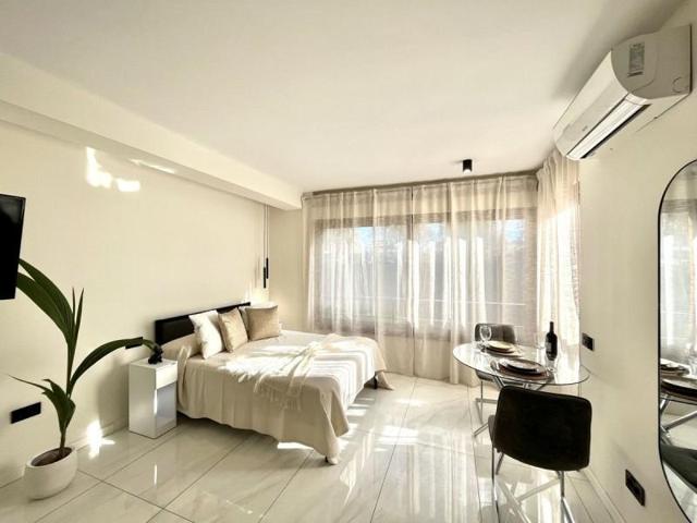 Apartamento en venta en Marbella, Nueva Andalucia photo 0