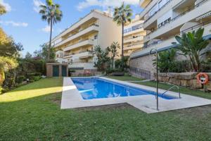 Apartamento en venta en Marbella, Los Granados photo 0