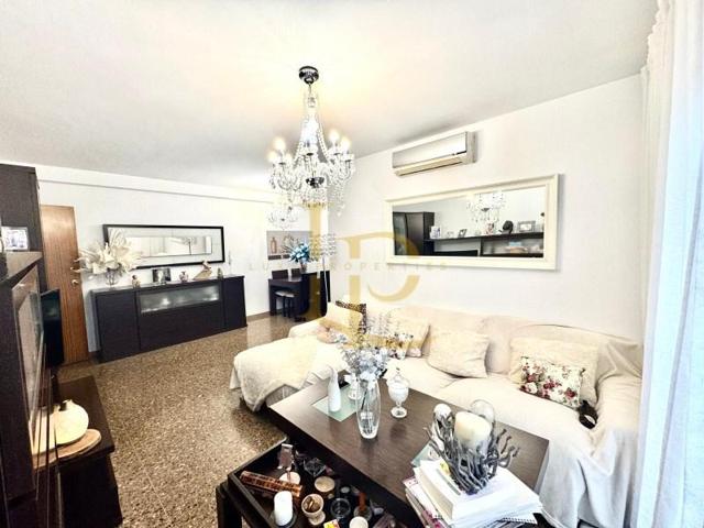 Piso en venta en Rubí photo 0