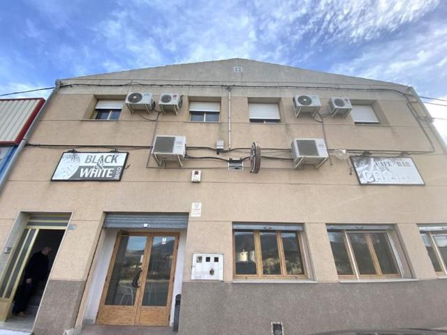 Casa en venta en Caudete, Avenida de Valencia photo 0