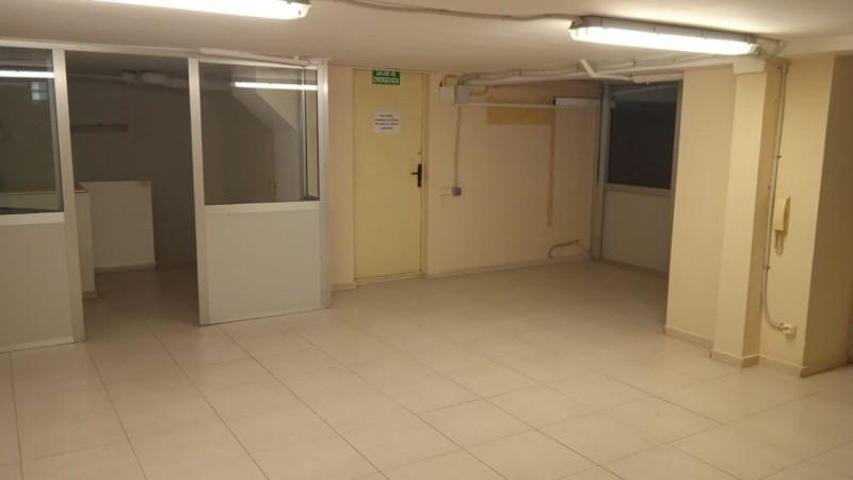 Local comercial en venta en Badalona, Bufala photo 0