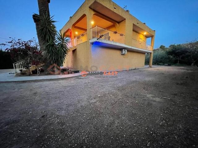 Chalet en venta en Montroy photo 0