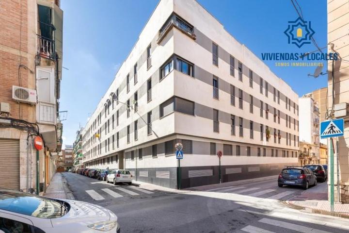 Piso en venta en Granada, Palacio de deportes photo 0