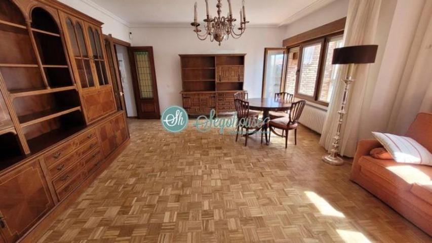 Piso en venta en Segovia, Centro - Santo Tomás photo 0