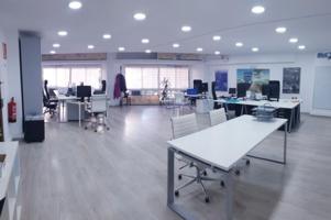 Oficina en venta en Málaga, Avda. Andalucia photo 0