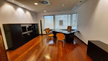 Local comercial en venta en Oleiros, Sta. Cristina photo 0