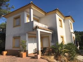 Chalet en venta en Alcolea, Alcolea photo 0
