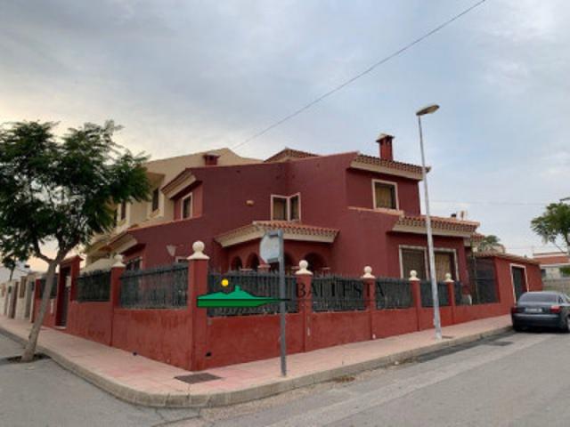 Casa en venta en Huércal-Overa, La Molineta photo 0