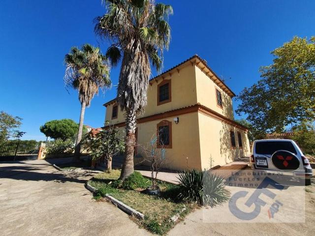 Chalet en venta en Pozoblanco photo 0