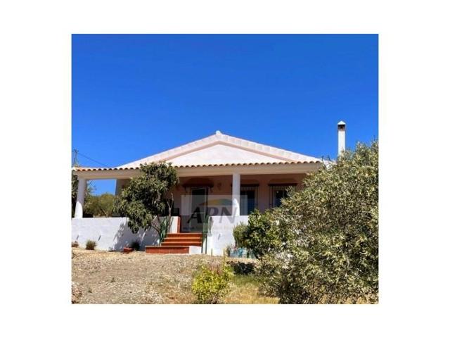 Casa con terreno en venta en Alora photo 0