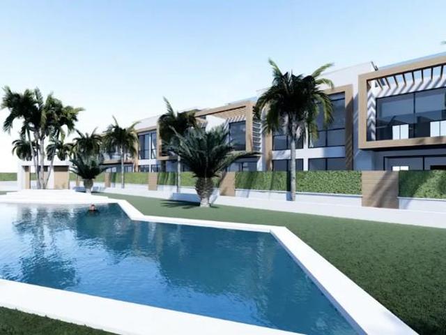 Apartamento en venta en Orihuela Costa, Villamartin photo 0