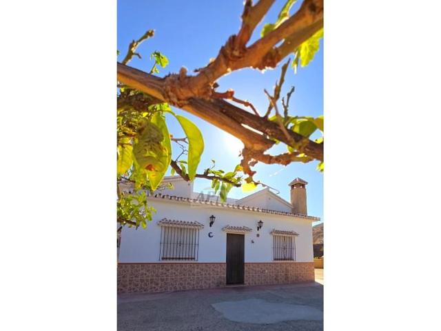 Casa con terreno en venta en Alora photo 0